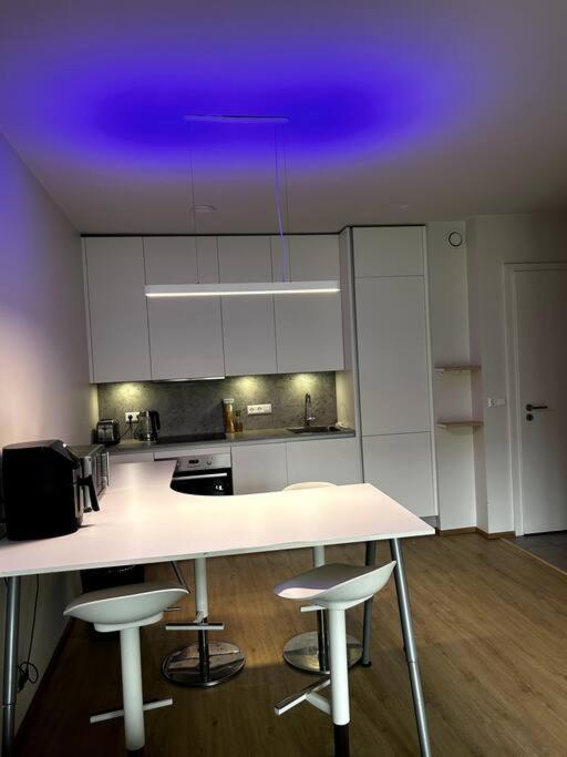 A Modern & Homely Apartment ريكيافيك المظهر الخارجي الصورة